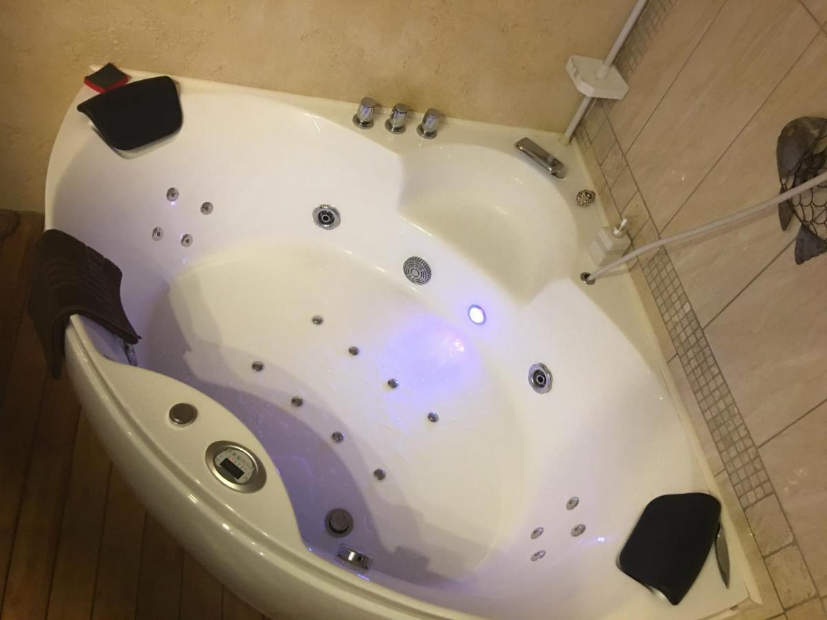 La Decouverte, Jacuzzi, Sauna, Et Terrasse Avec Vue Sur Lac A La Campagne Entre Toulouse Et Auch Catonvielle Екстериор снимка